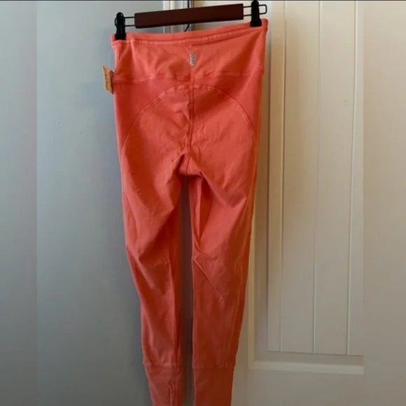 NWT FP Free People Movement Hot Shot Leggings in Flambe - S - Picture 3 of 4